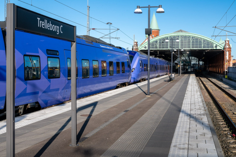 Med pågatåg kan du resa enkelt, snabbt och bekvämt i hela Skåne och göra smidiga byten för resor till övriga Sverige och till Danmark.